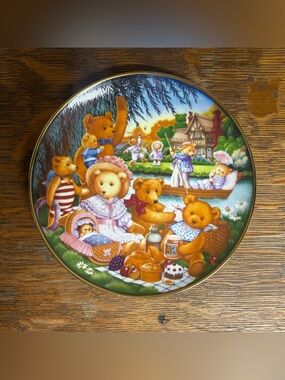 "A Teddy Bear Picnic" Collector's Plate #Y4934 Franklin Mint Heirloom